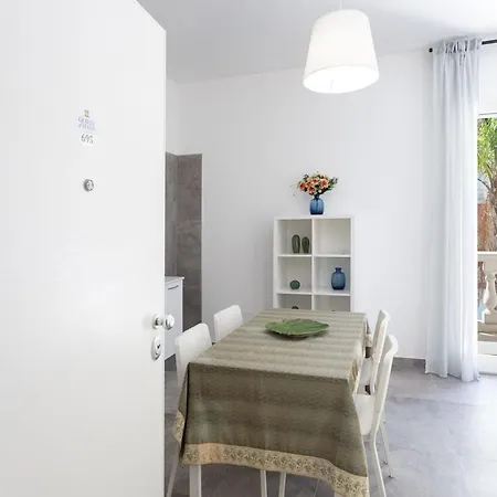 Bilocale Corso Italia 695 1° Piano Con Balcone * Gallipoli