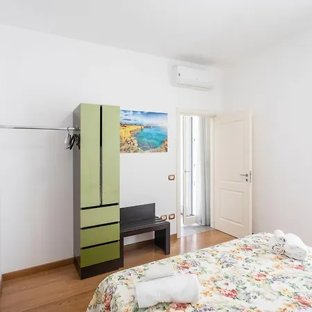 Holiday home Bilocale Corso Italia 695 1° Piano Con Balcone
