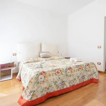 Bilocale Corso Italia 695 1° Piano Con Balcone *